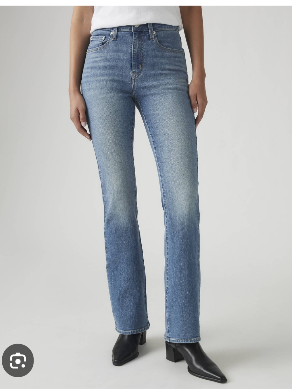 725 Levi's High Rise Boot Cut Jeans Size 26